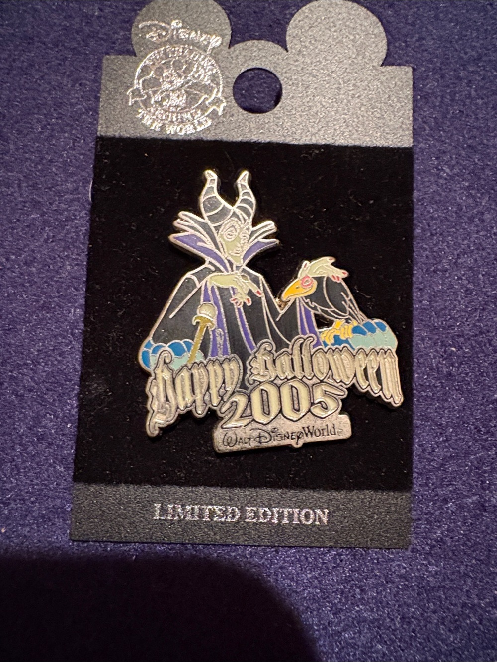 Disney limited edition Happy Halloween 2005 villain pin
